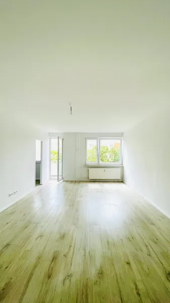 Charmante 1-Zimmer-Wohnung mit grünem Balkonblick und Fahrstuhl — photo 1